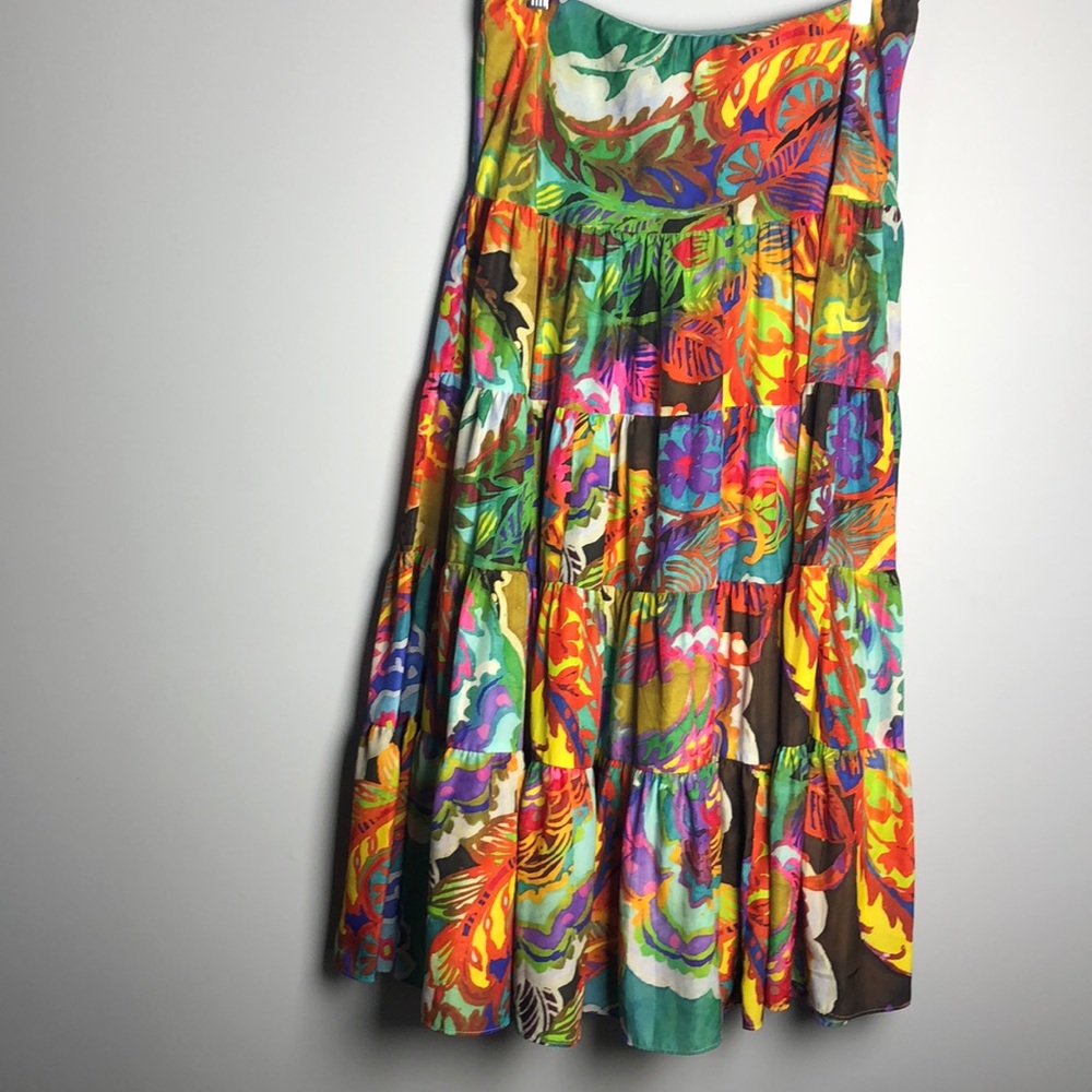 Midi skirt with vibrant colors!! New W/O tag!!